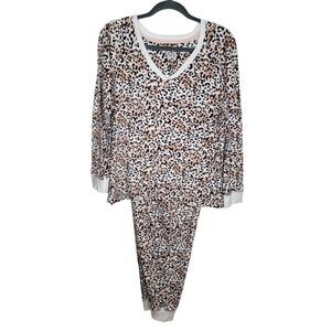 Cuddl Duds cheetah print 2 piece pajama lounge set Large